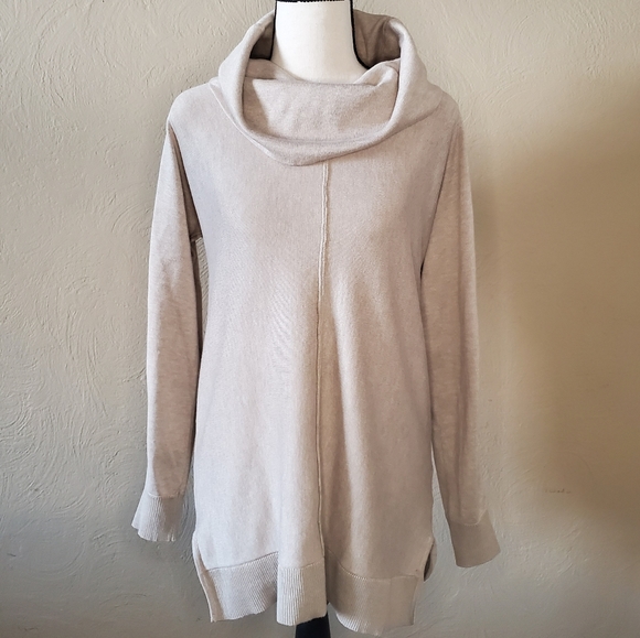 Joan Vass Sweaters - Joan Vass Cream Pull Over Swearer Size Large.